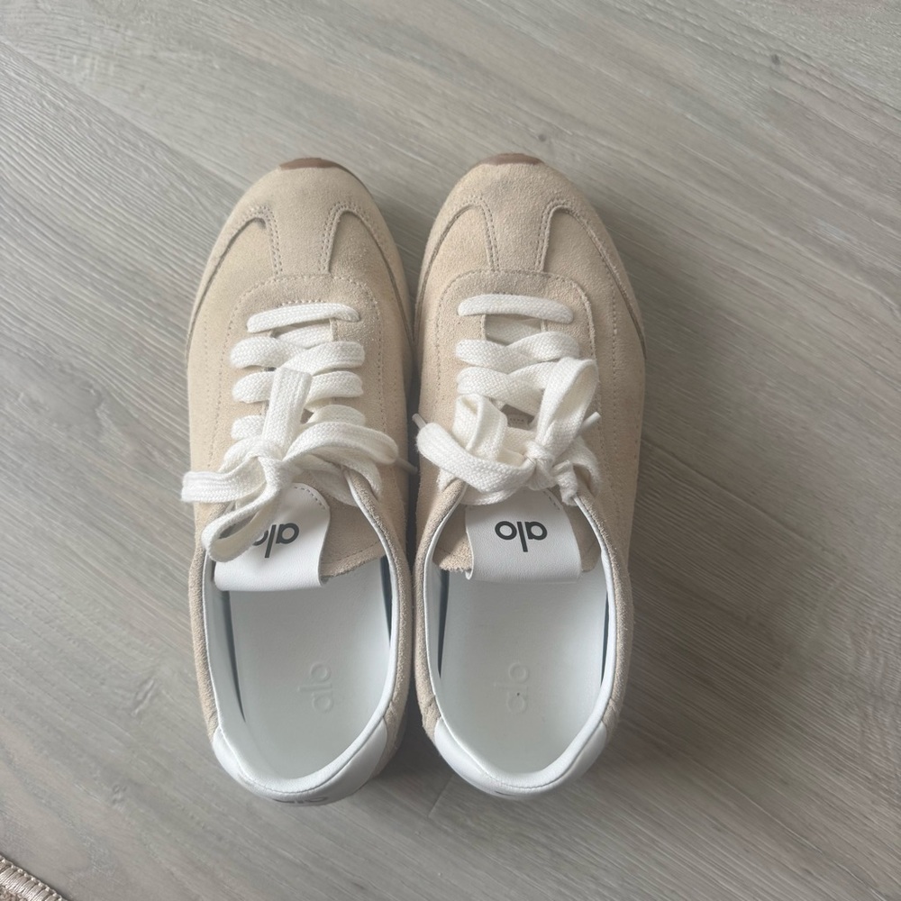 Alo Beige Sneakers with White Laces